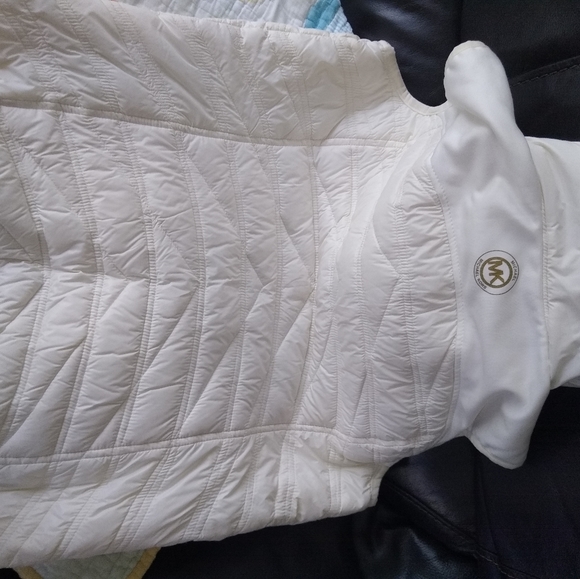 Women's quilted puffy vest NWOT Michael kors - Picture 5 of 9
